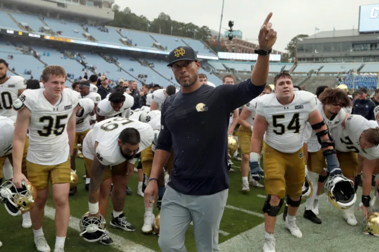 No. 3 Notre Dame Looks To Extend School-Record Double-Digit Win Margin Streak When It Hosts Stanford